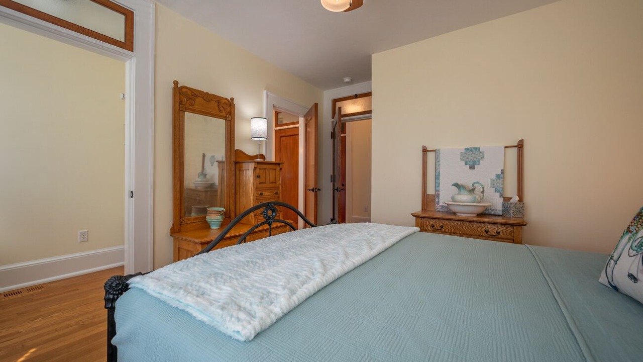 Photo of Bedroom in Hendersonville