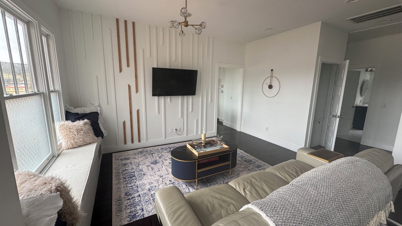 Photo of Livingroom in Eighth Avenue