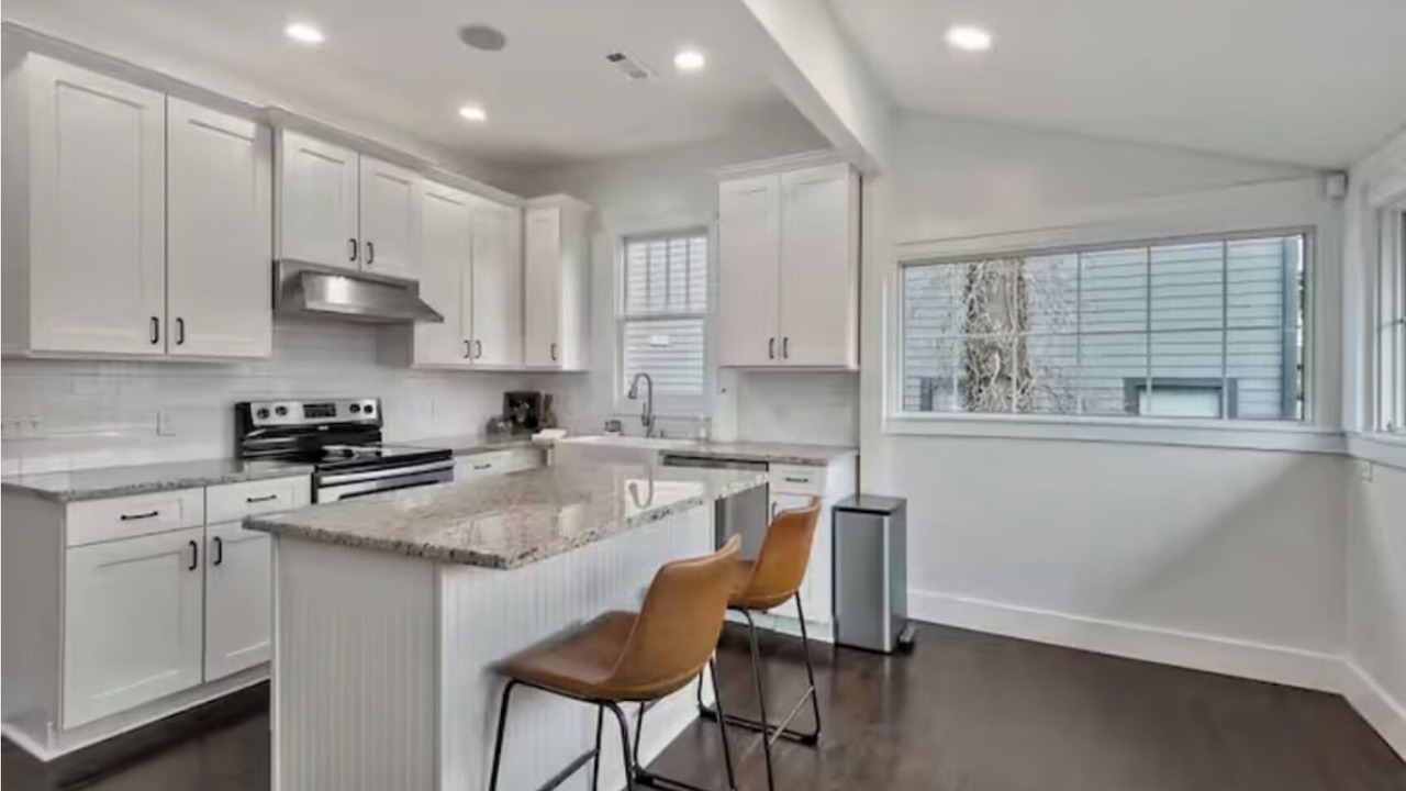 Photo of Kitchen in Eighth Avenue