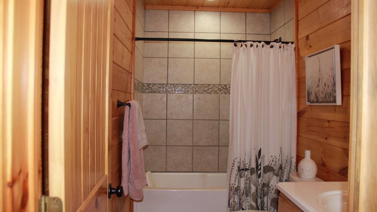 Photo of Bathroom in Marshall