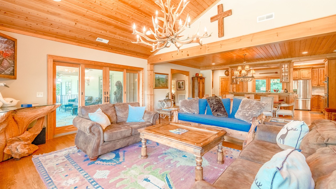 Photo of Livingroom in Lake Junaluska