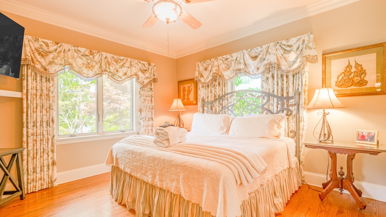 Photo of Bedroom in Lake Junaluska