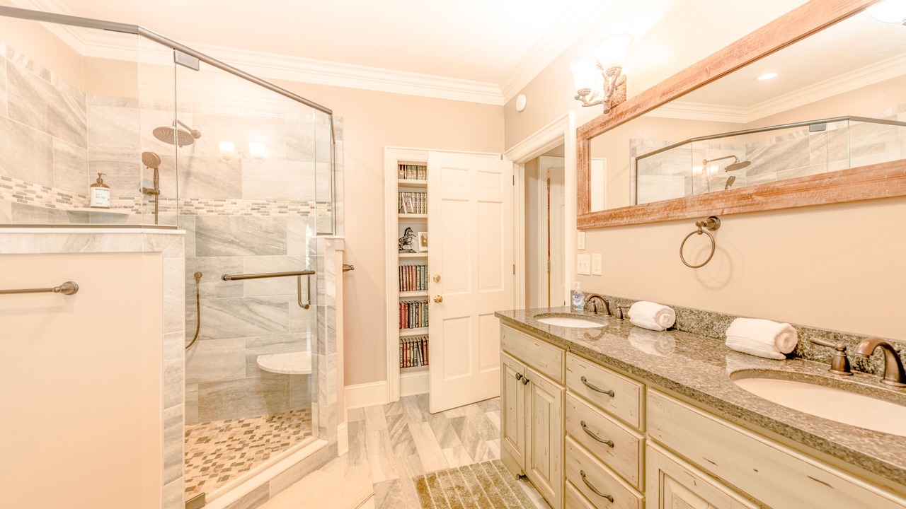 Photo of Bathroom in Lake Junaluska