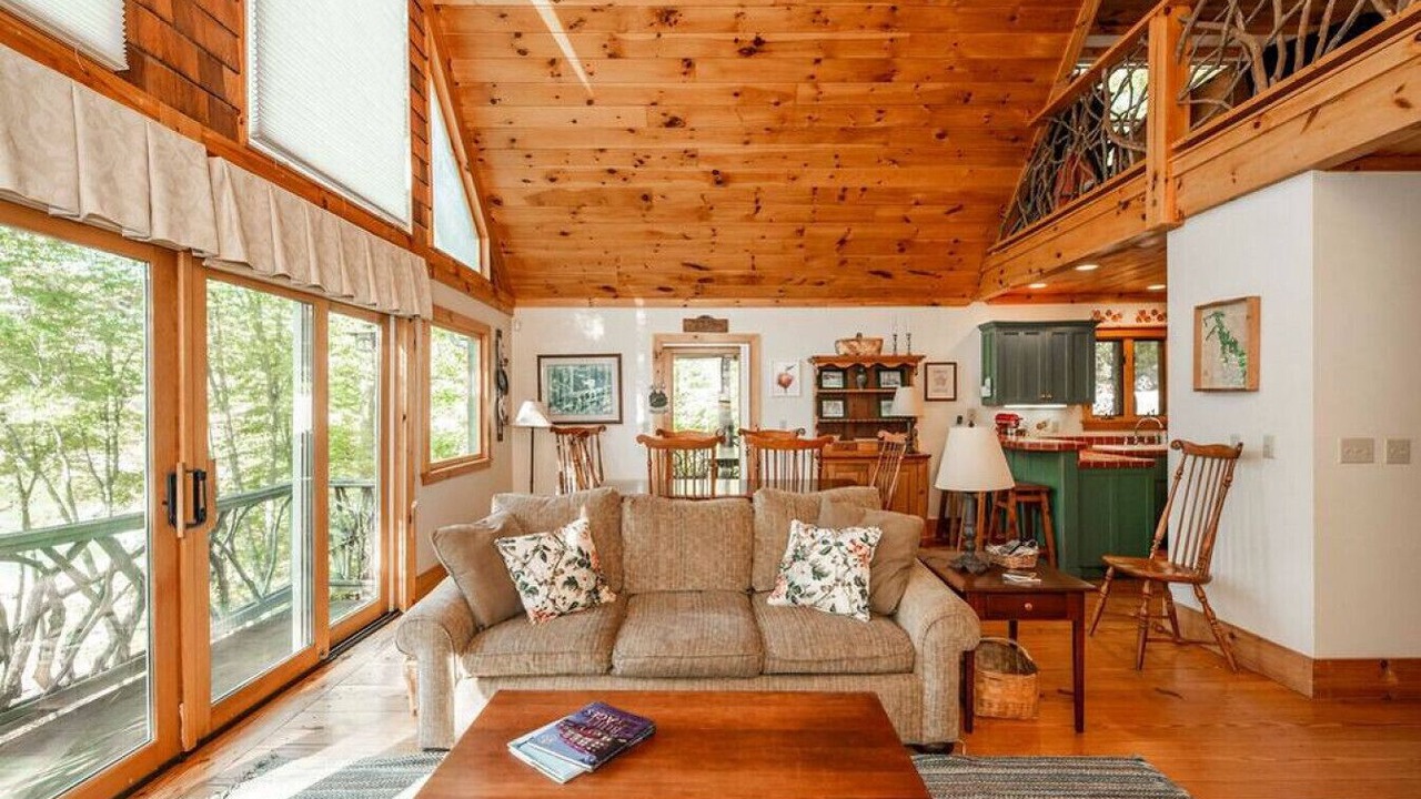 Photo of Livingroom in Cullowhee