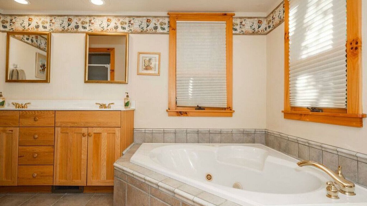 Photo of Bathroom in Cullowhee