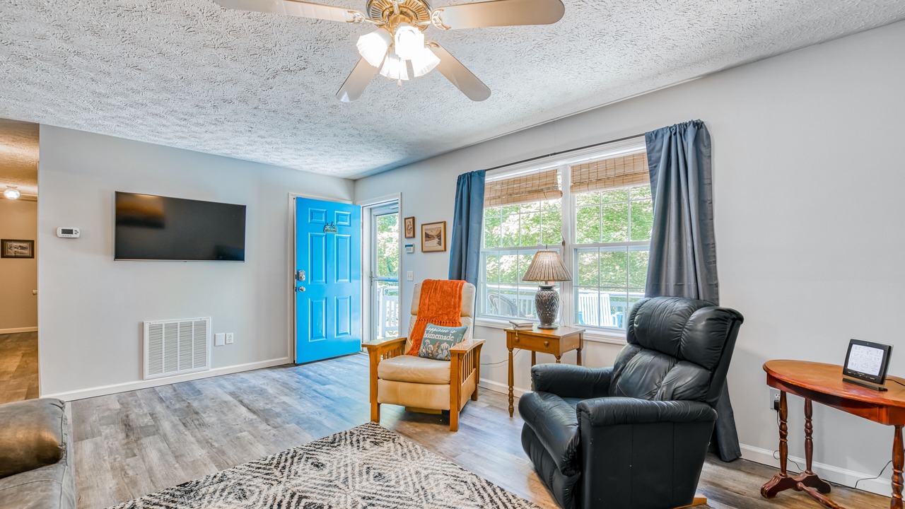 Photo of Livingroom in Waynesville