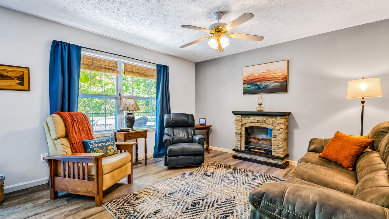 Photo of Livingroom in Waynesville