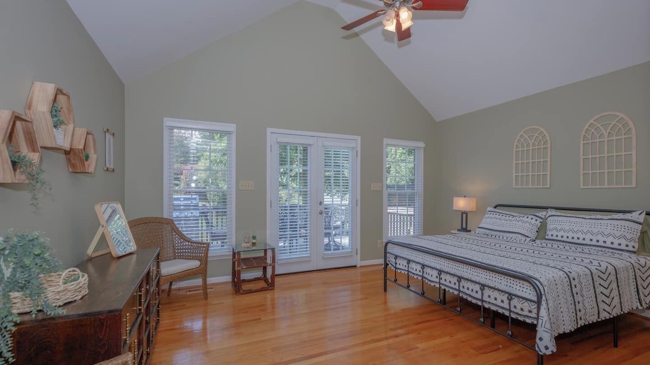 Photo of Bedroom in Troutman