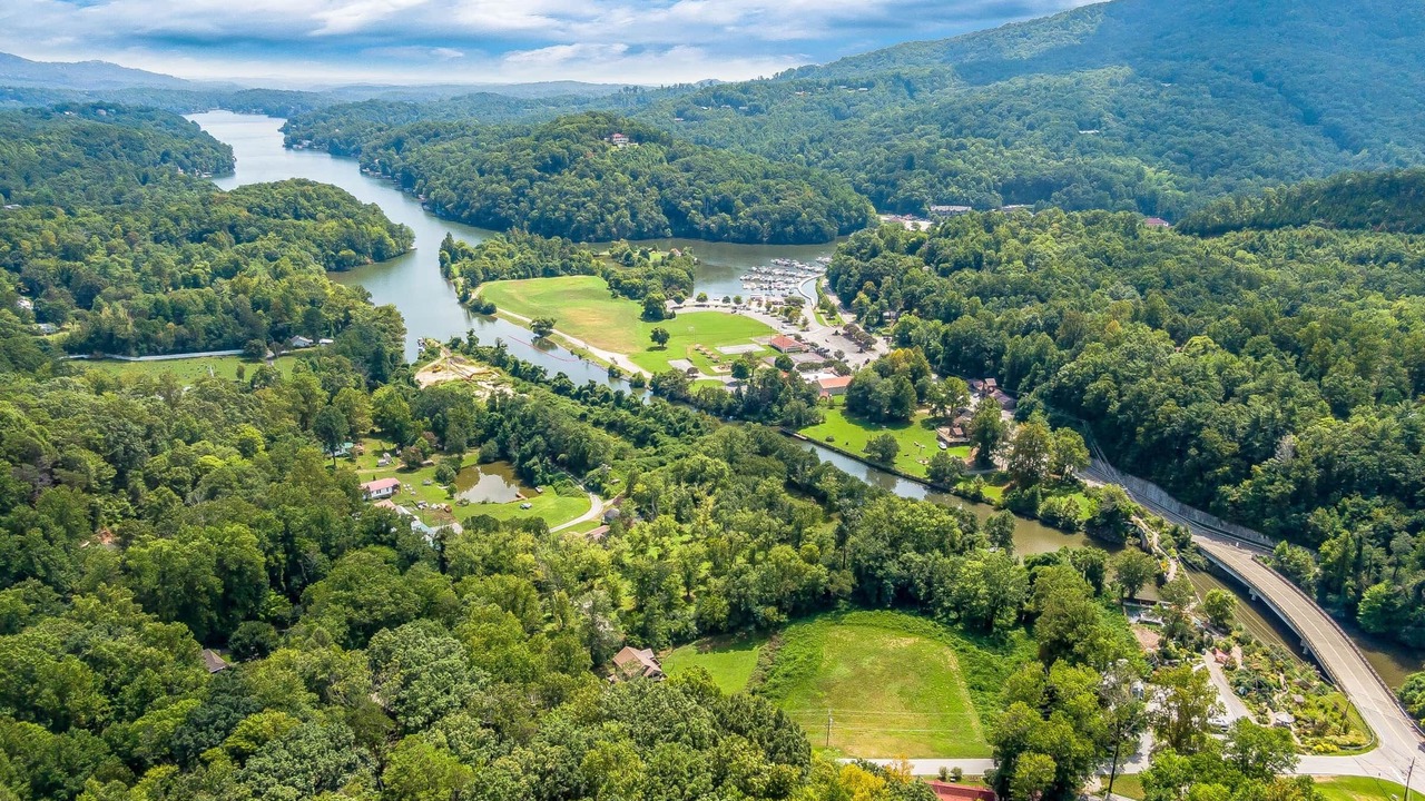 Photo of Outdoor in Lake Lure
