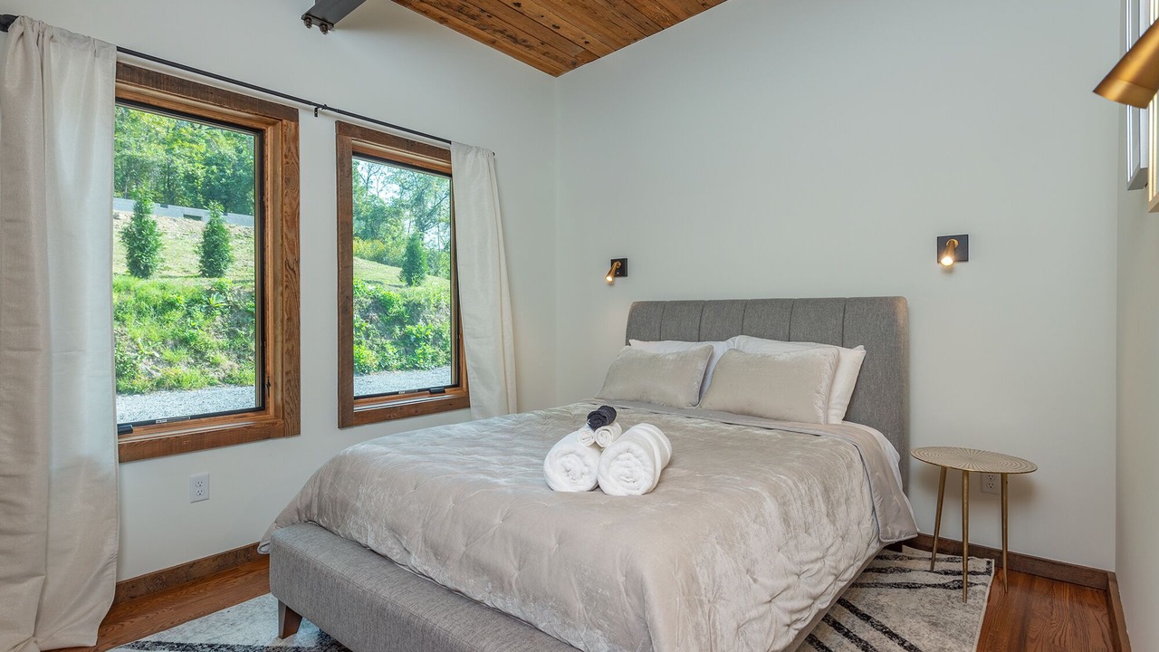 Photo of Bedroom in Marshall