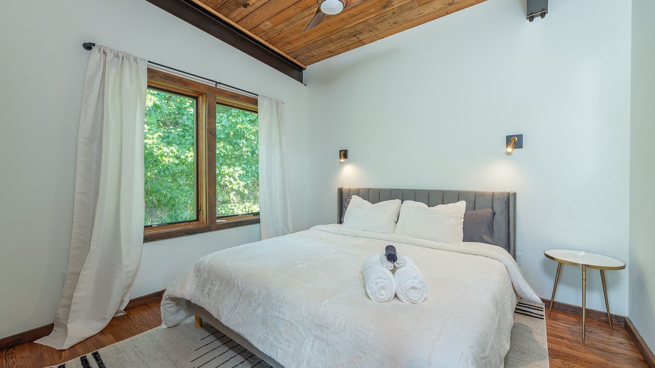 Photo of Bedroom in Marshall