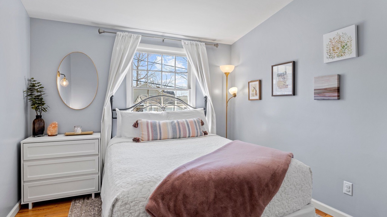 Photo of Bedroom in Oakley
