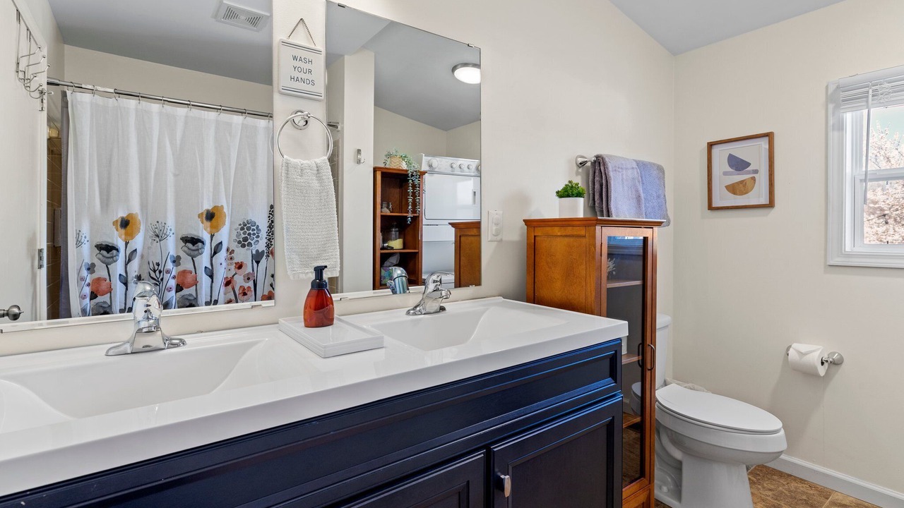 Photo of Bathroom in Oakley