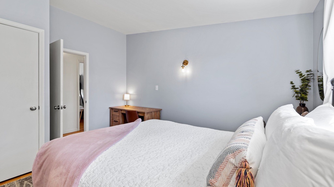 Photo of Bedroom in Oakley
