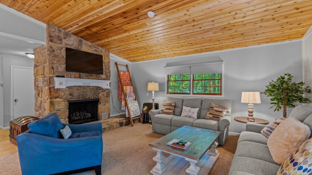 Photo of Livingroom in Highlands Hills