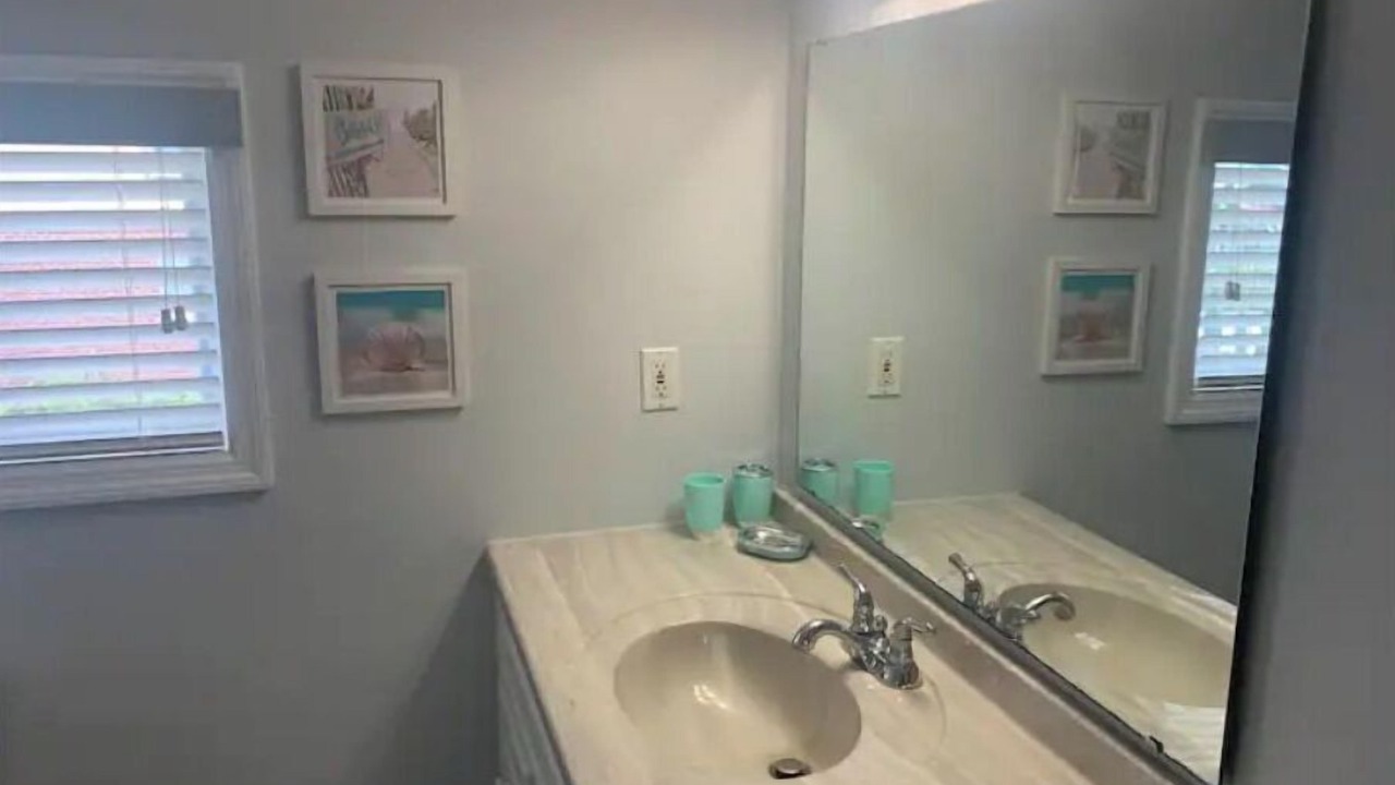 Photo of Bathroom in Ash