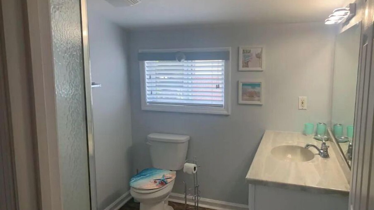 Photo of Bathroom in Ash