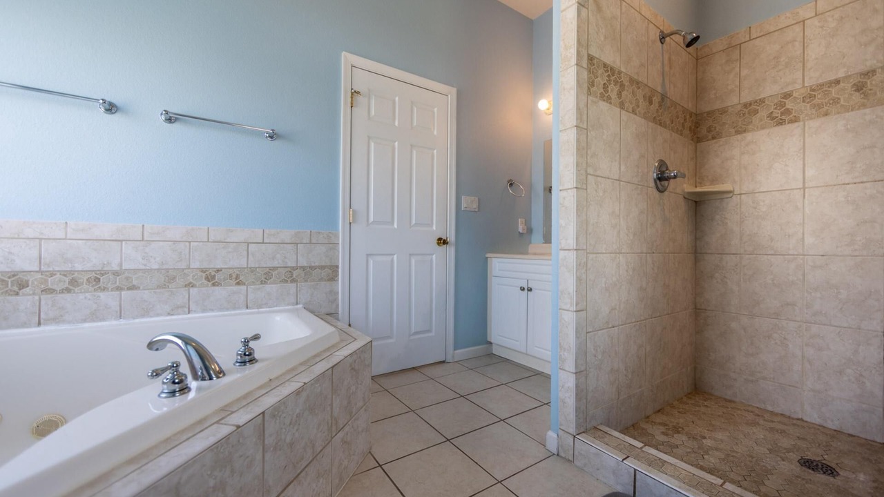 Photo of Bathroom in Wind Over Waves