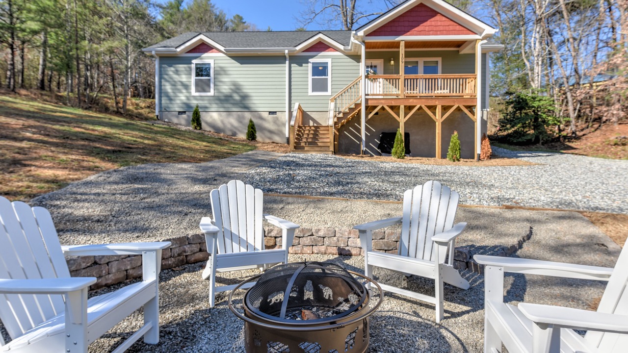 Photo of Patio Balcony in Weaverville