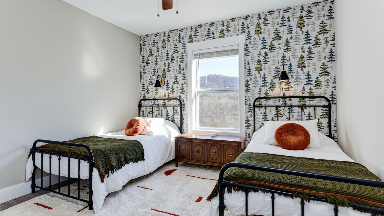 Photo of Bedroom in Weaverville