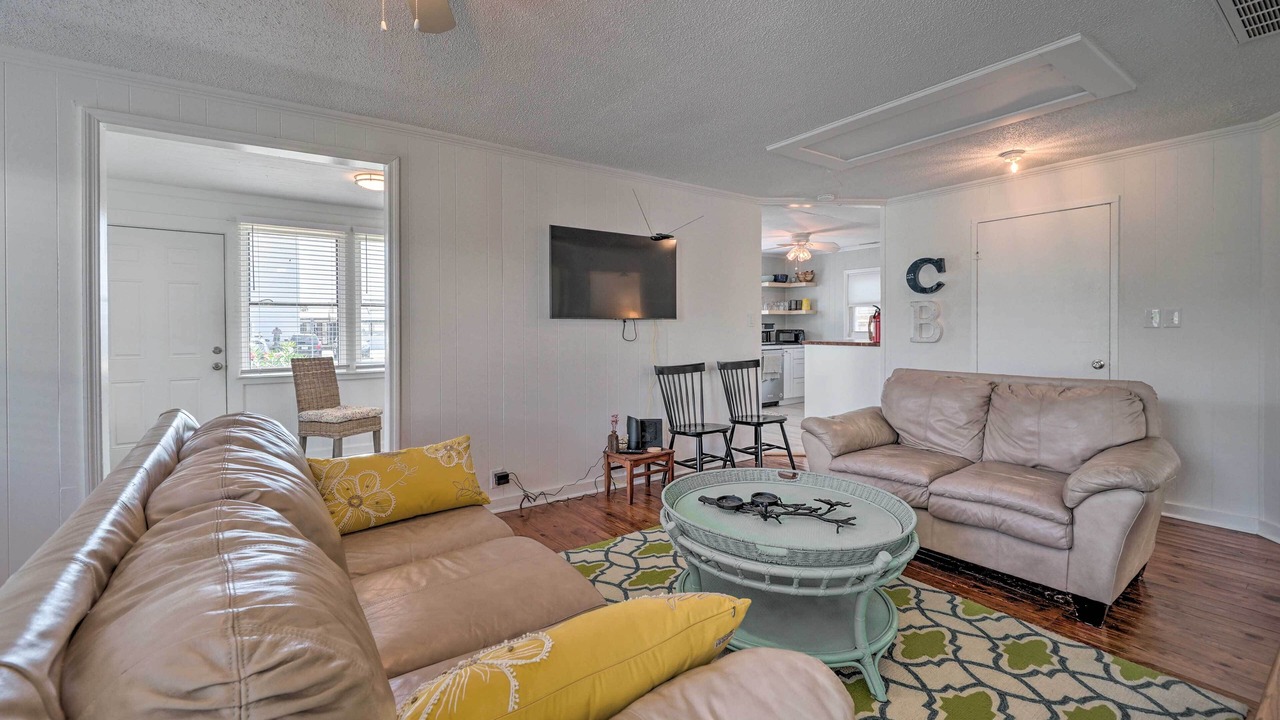 Photo of Livingroom in Wilmington Beach
