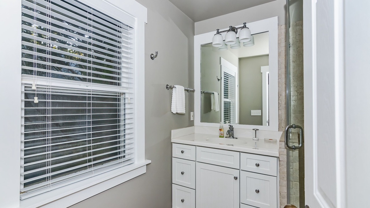Photo of Bathroom in Sabal Palm Cottages