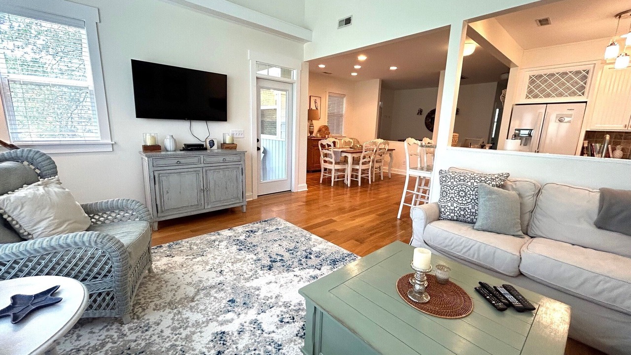 Photo of Livingroom in Sabal Palm Cottages