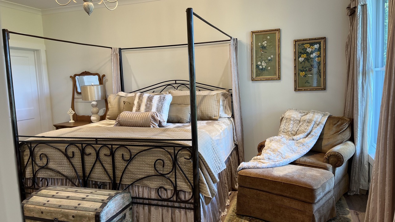 Photo of Bedroom in Hayesville