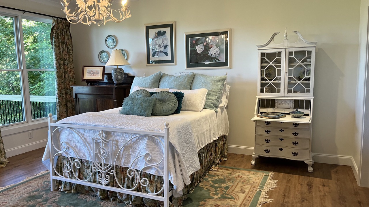 Photo of Bedroom in Hayesville