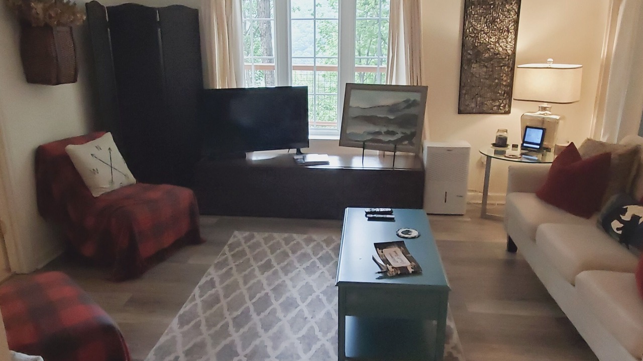 Photo of Livingroom in Laurel Ridge