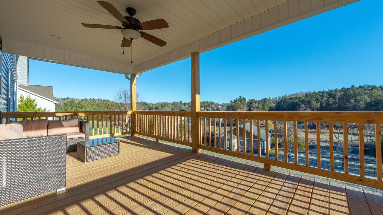 Photo of Patio Balcony in Weaverville