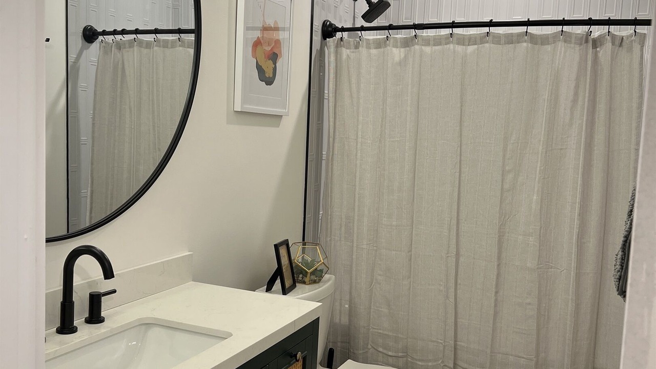 Photo of Bathroom in Candler