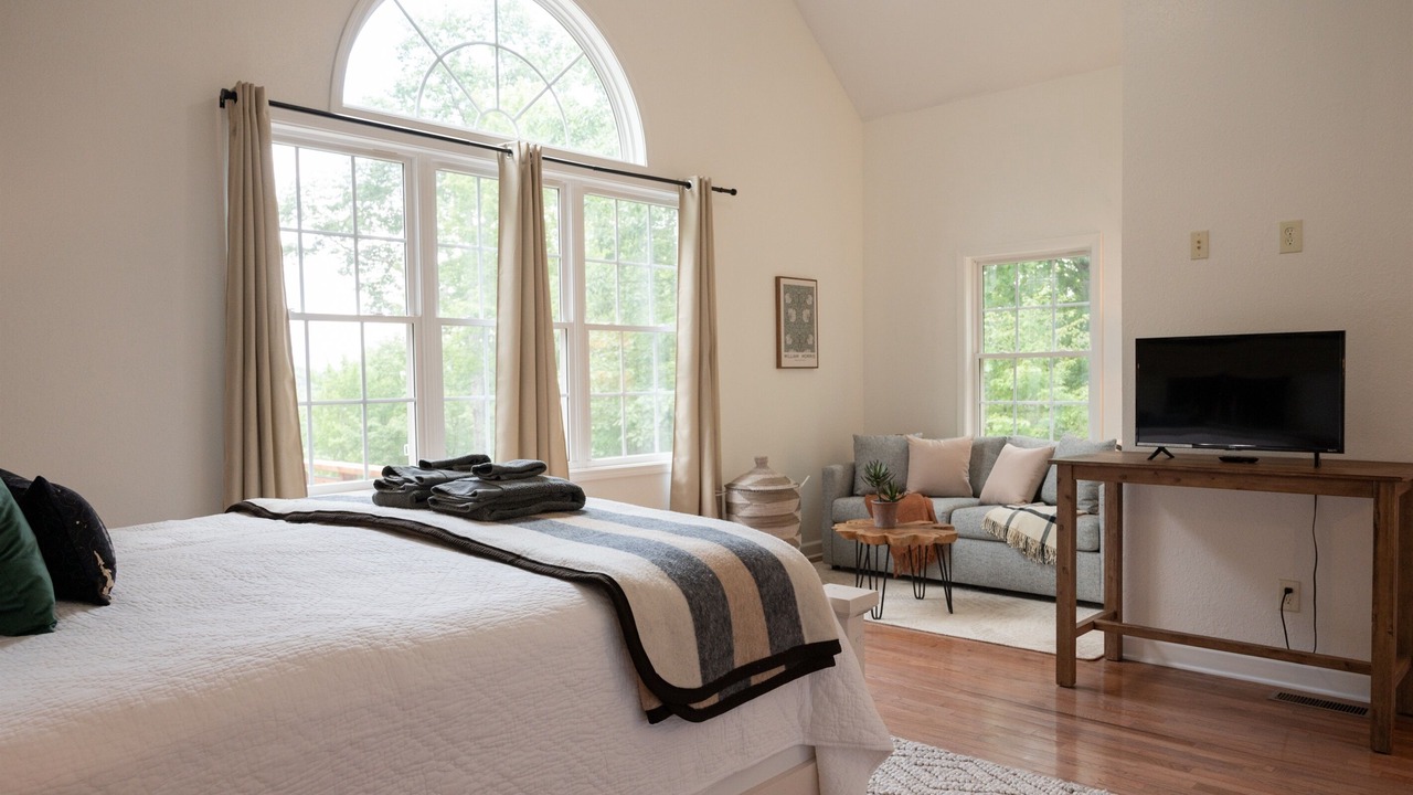 Photo of Bedroom in Candler