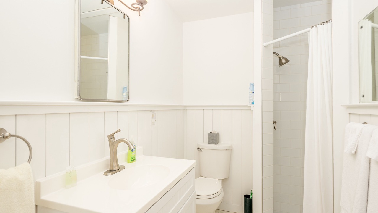Photo of Bathroom in Laurel Park