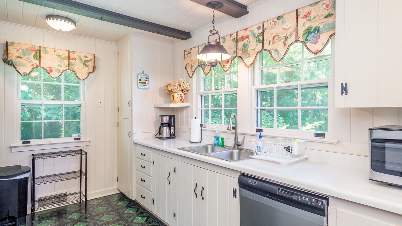 Photo of Kitchen in Laurel Park