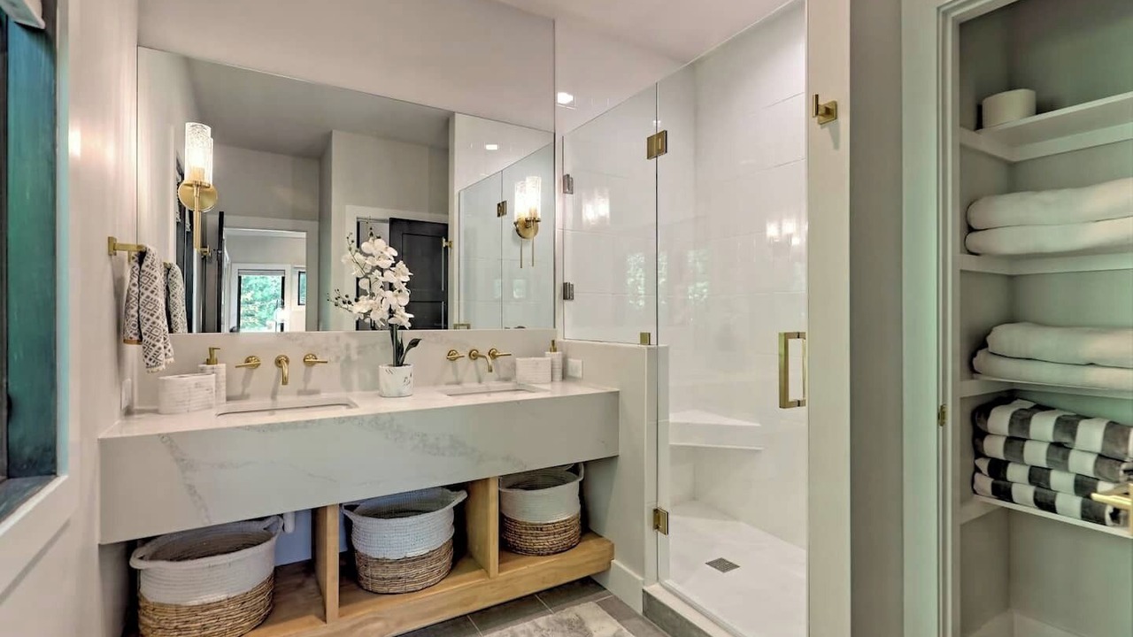 Photo of Bathroom in Hayesville