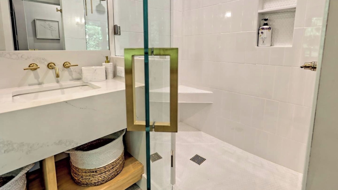 Photo of Bathroom in Hayesville