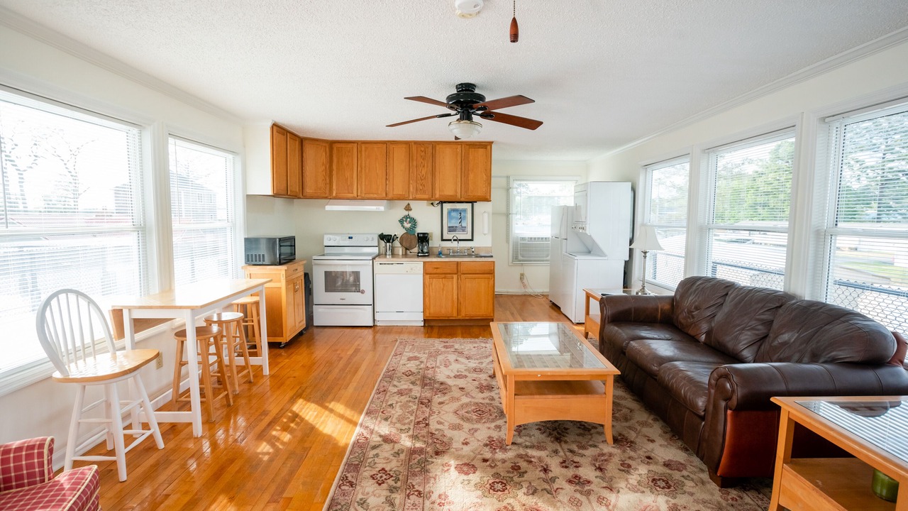 Photo of Livingroom in White Lake