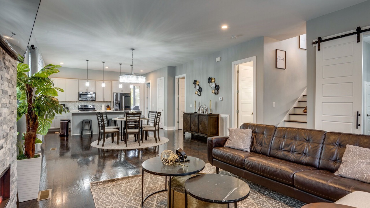Photo of Livingroom in Cleveland Park