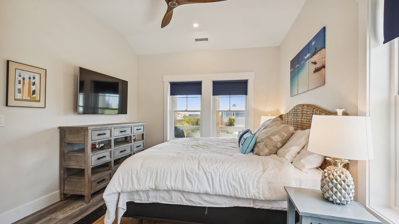 Photo of Others in Whalehead Beach