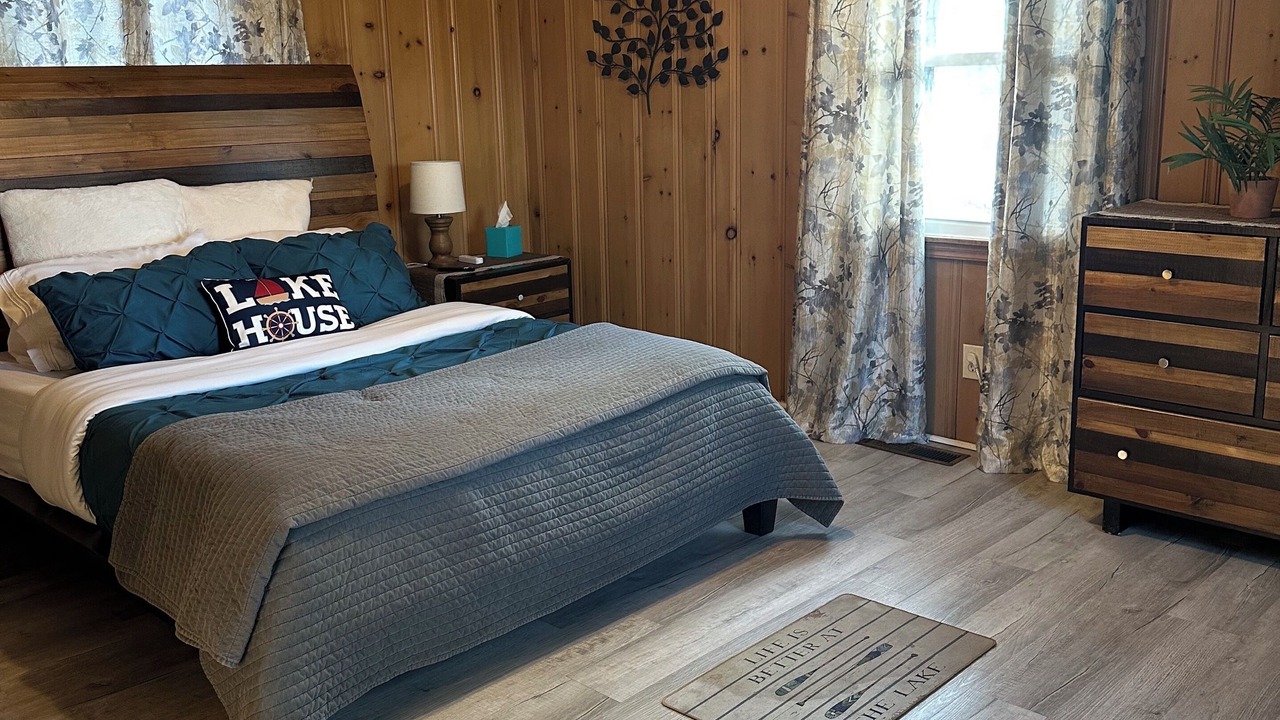 Photo of Bedroom in Steele Creek