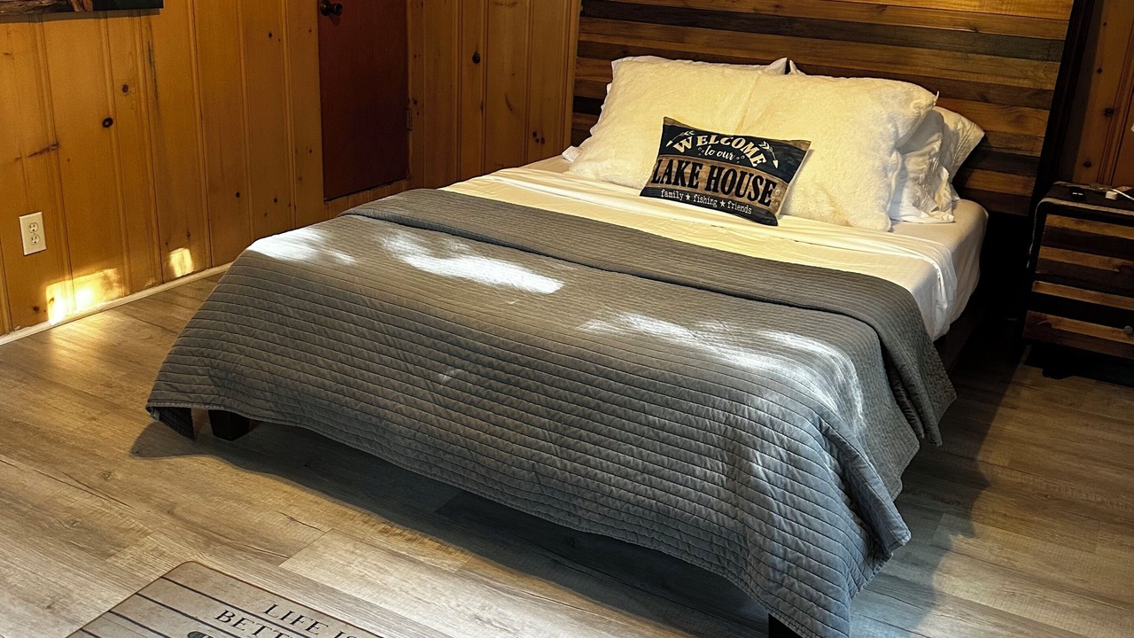 Photo of Bedroom in Steele Creek