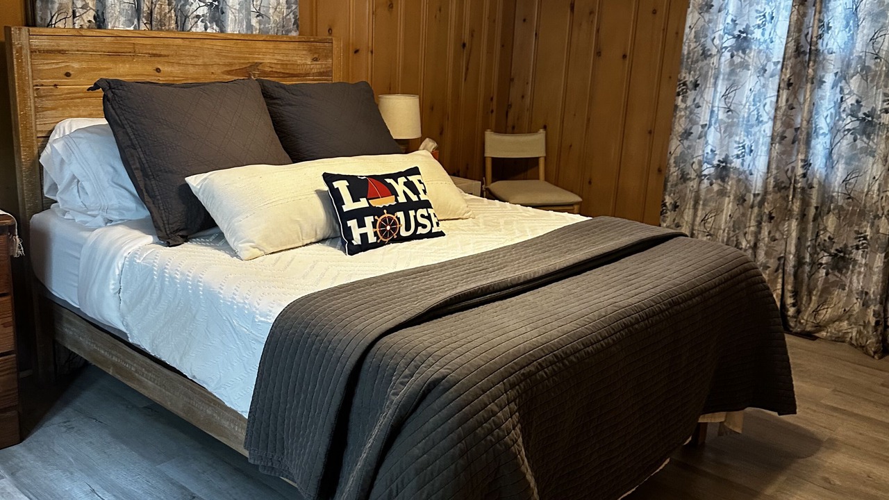 Photo of Bedroom in Steele Creek