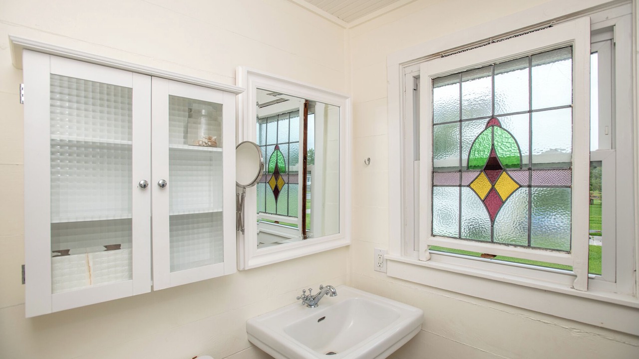 Photo of Bathroom in Straits