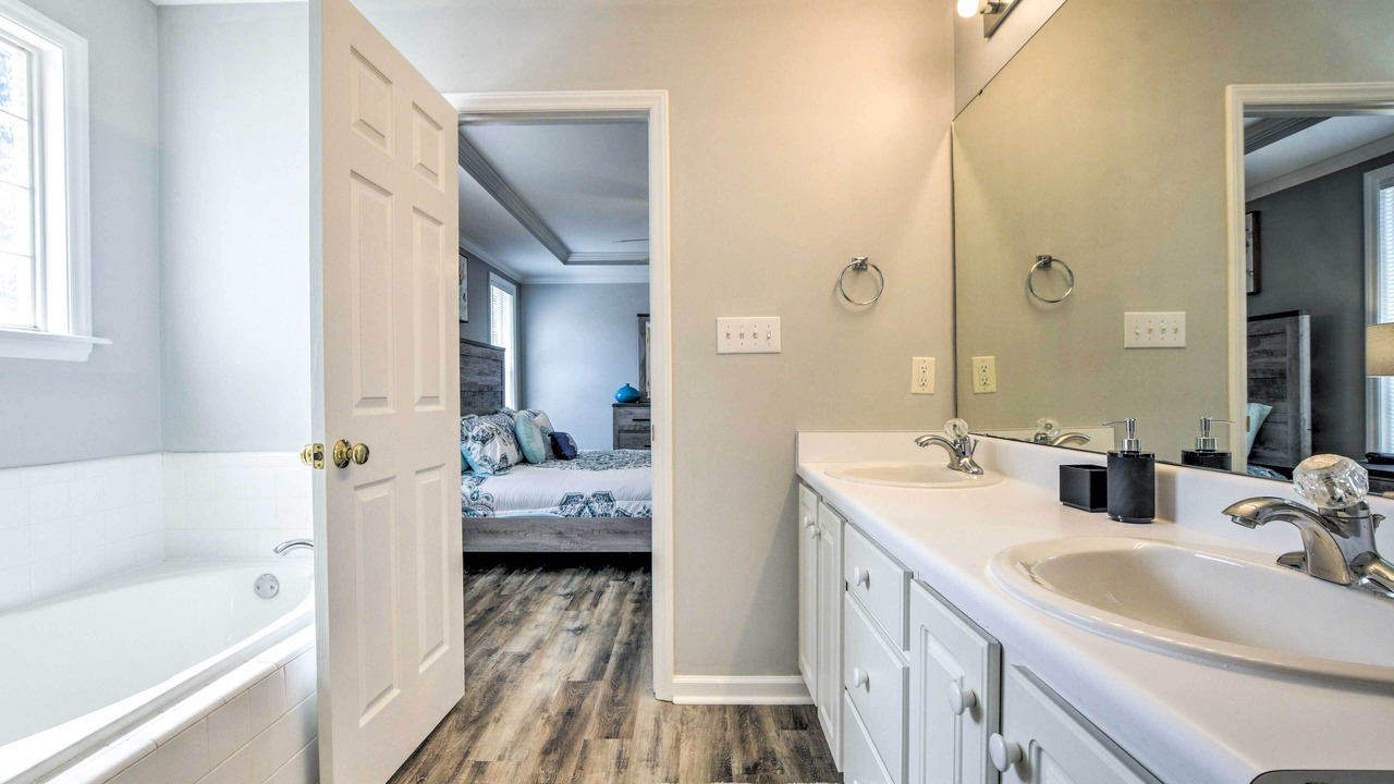Photo of Bathroom in Apex