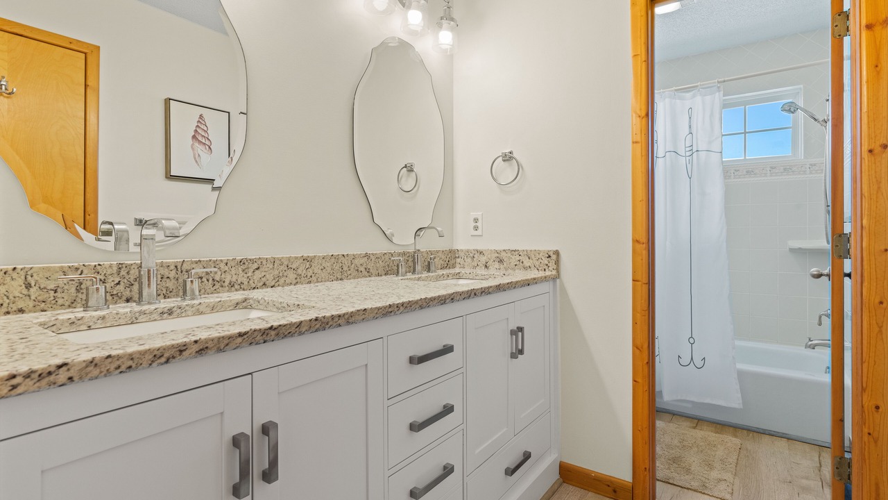 Photo of Bathroom in Manteo