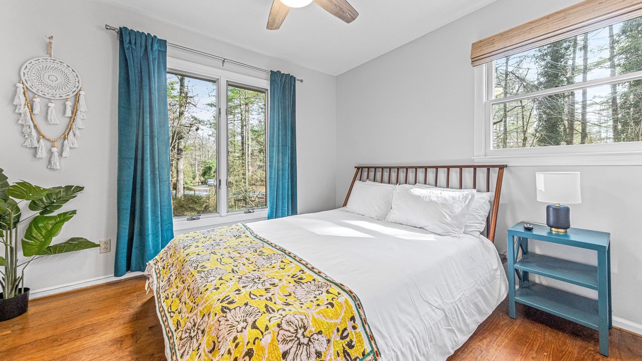Photo of Bedroom in Hendersonville