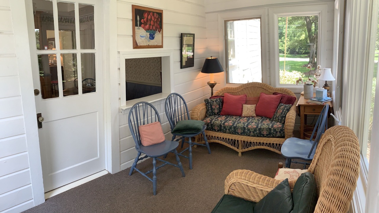 Photo of Livingroom in Lattimore