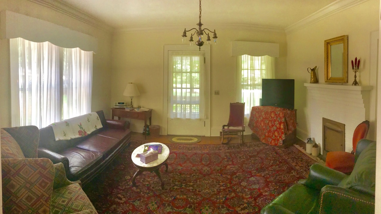 Photo of Livingroom in Lattimore