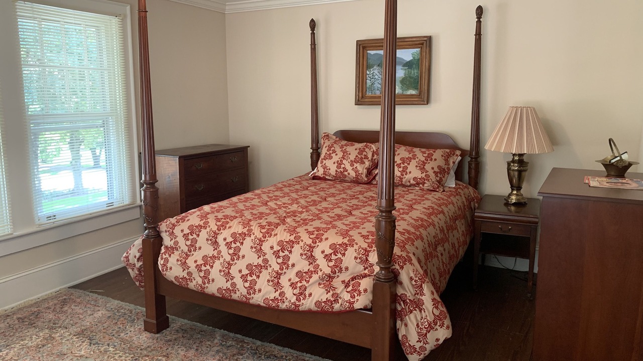 Photo of Bedroom in Lattimore
